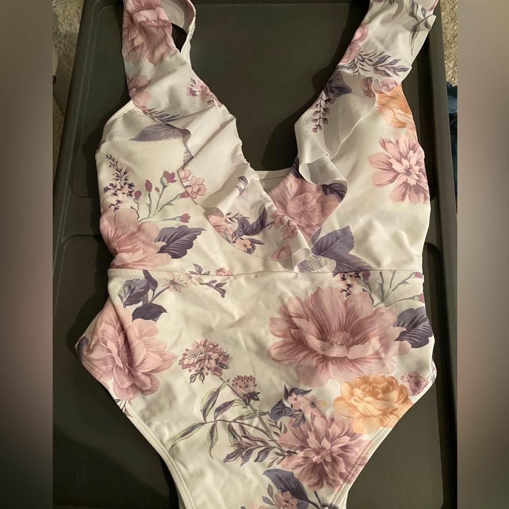 Cupshe White Floral One-Piece Swimsuit